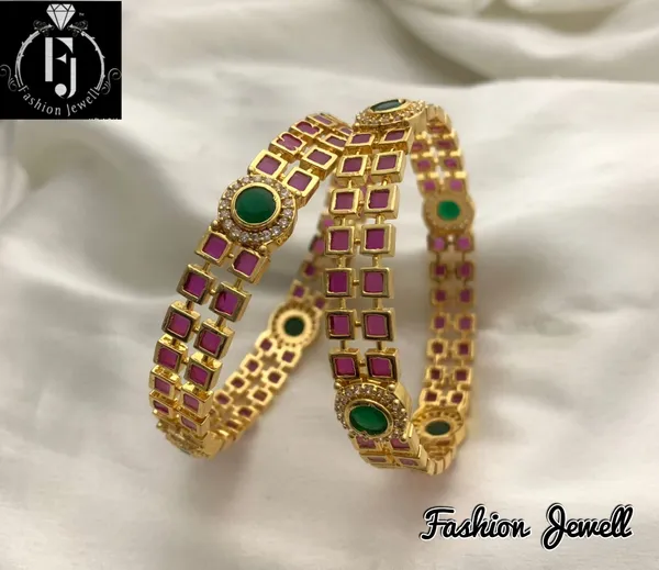Ethnic_Ad_Gold_finish_Bangle