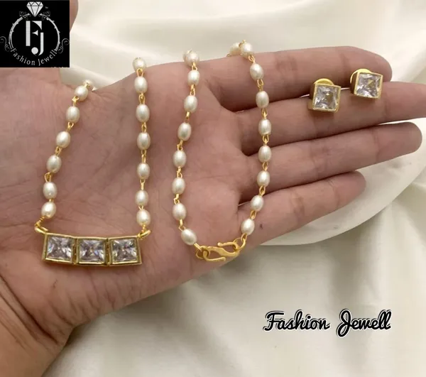 Trendy_3_stone_Ad_pendant_with_single_line_Pearl_Mala_set