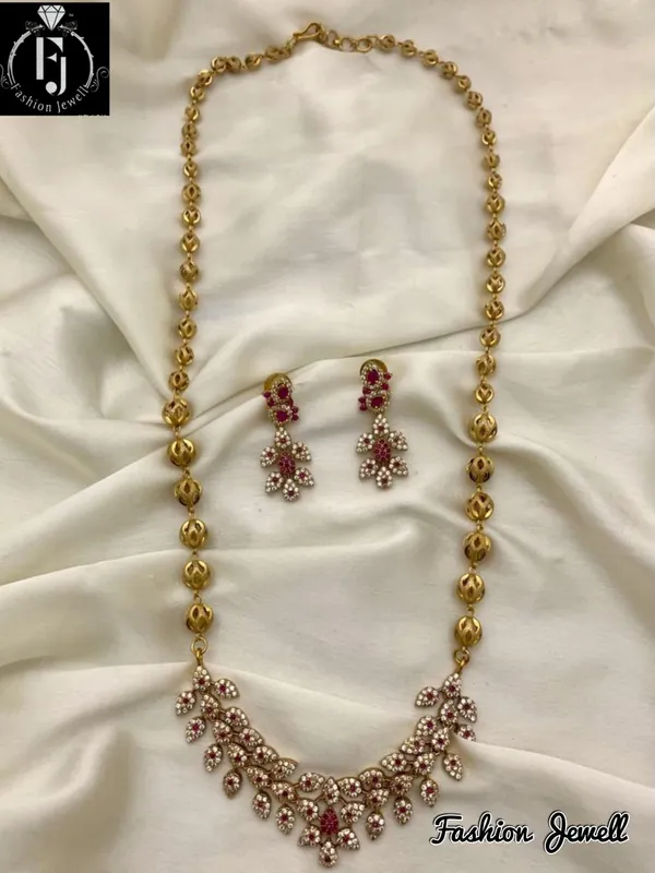 Elegant_Leaf_Design_Ball_Chain_Necklace_Set_For_Women.
