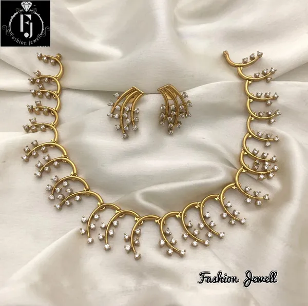 FLEUR_DREAMY_NECKLACE_SET