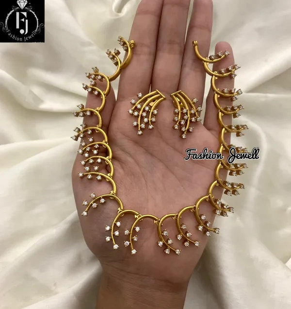 FLEUR_DREAMY_NECKLACE_SET