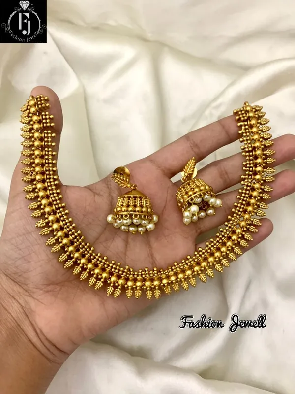 TRINA_MATTE_NECKLACE_SET