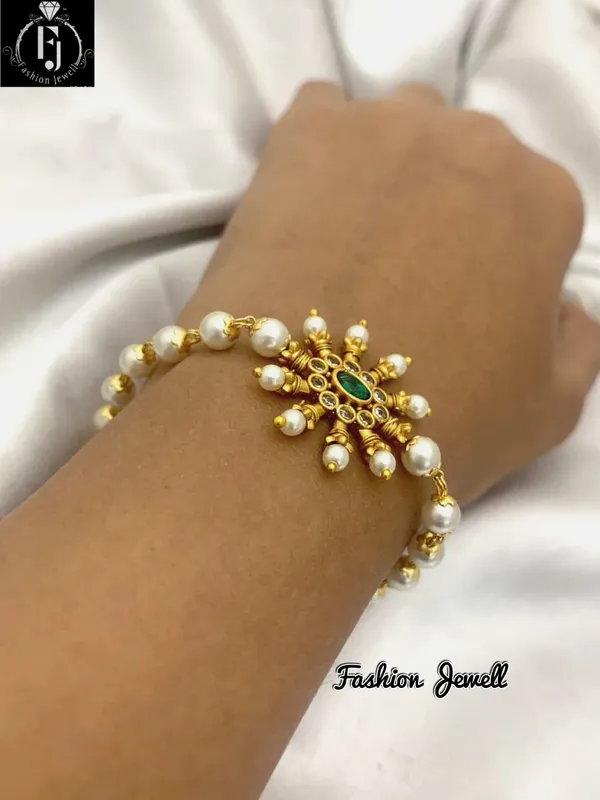 MOHI_ADJUSTABLE_PEARL_BRACELET