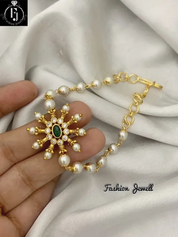 MOHI_ADJUSTABLE_PEARL_BRACELET