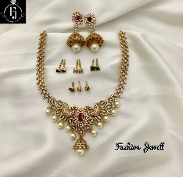 AINARA_CHANGEABLE_STONE_NECKLACE_SET