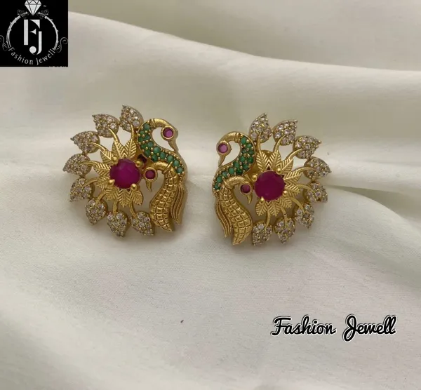 LYRA_ANTIQUE_EAR_STUD