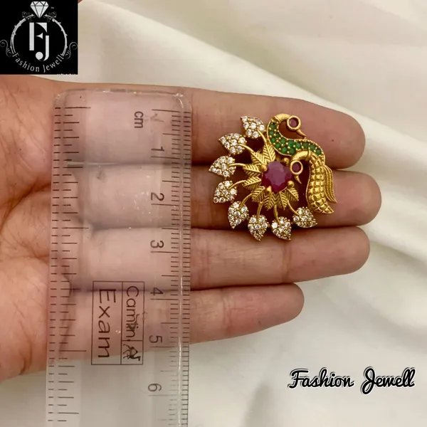 LYRA_ANTIQUE_EAR_STUD