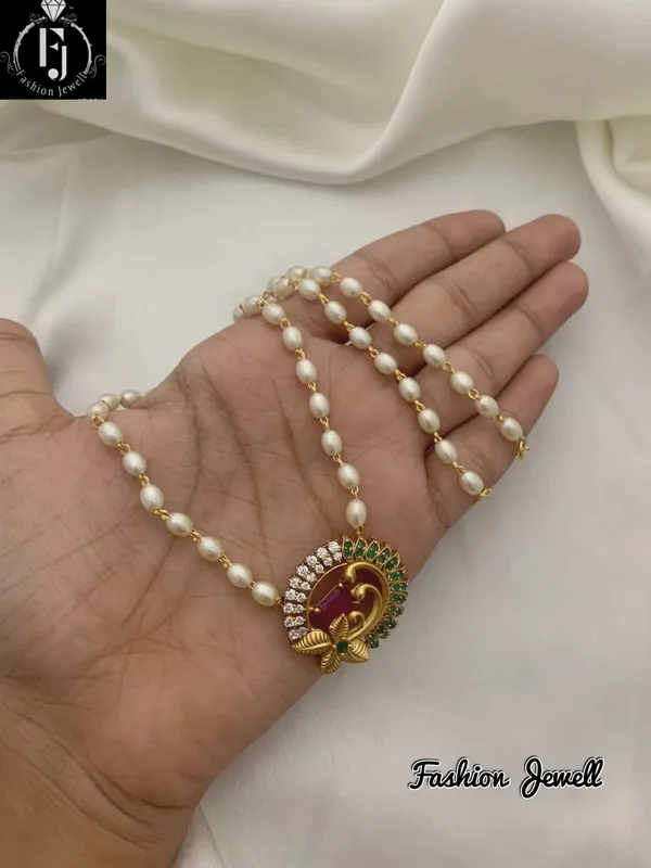EZRAN_FLORAL_PEARL_NECKLACE
