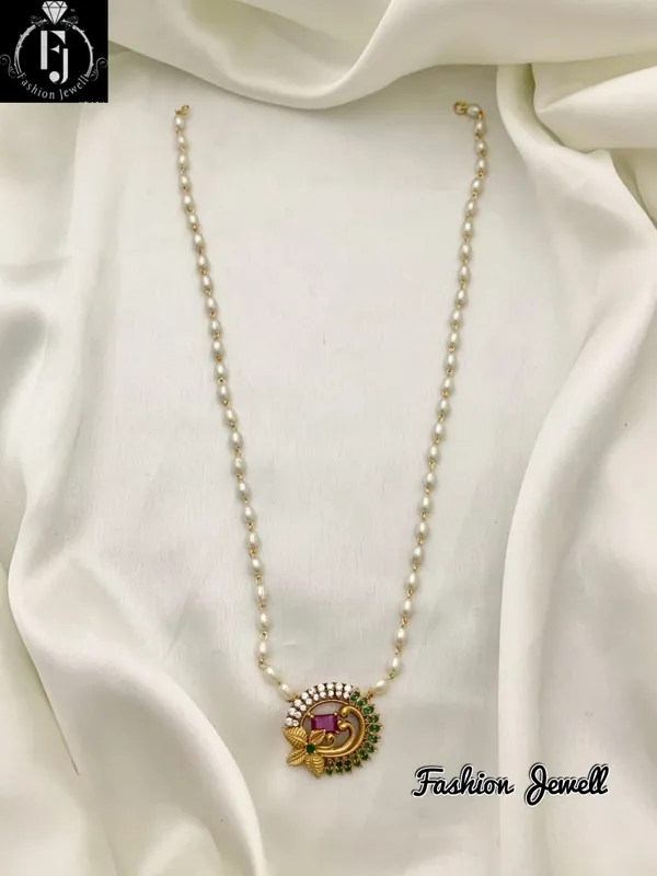 EZRAN_FLORAL_PEARL_NECKLACE