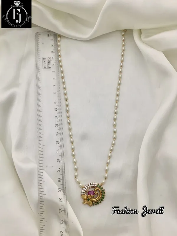 EZRAN_FLORAL_PEARL_NECKLACE