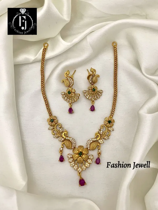 Floral_Bloom_Elegant_Necklace_Set