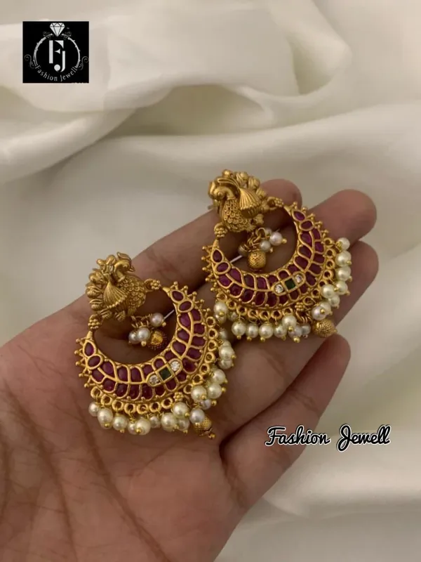 Liza_Pearl_Hanging_Earrings