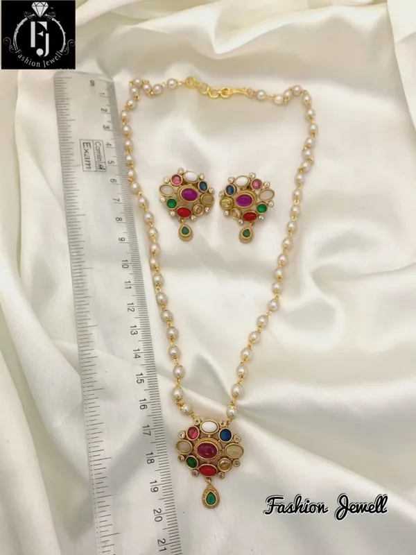 Navratna_Floral_Pearl_Necklace_Set