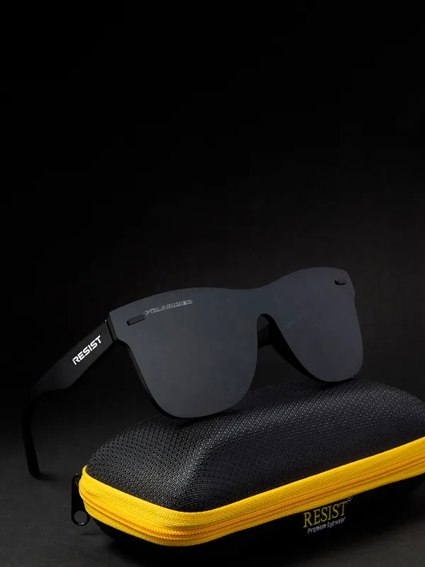 Black_Polarised_And_UV_Protected_Wayfarer_Sunglasses_For_Men_&_Women
