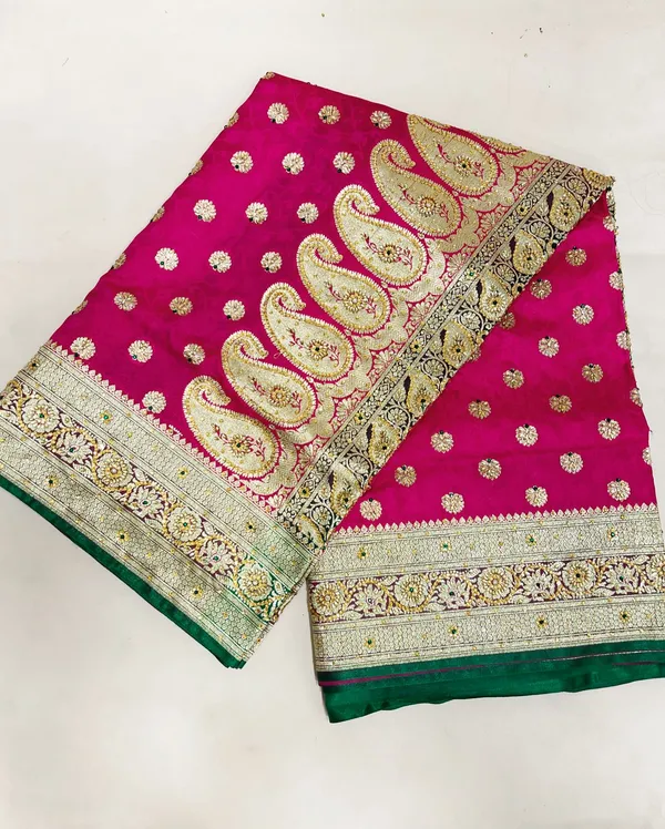 Humairah_Presents_Pink_Stone_Work_Golden_Zari_Floral_Booti_with_Contrasr_Green_Paisely_Pallu_Zari_Border_and_Green_Blouse_Banarasi_Saree