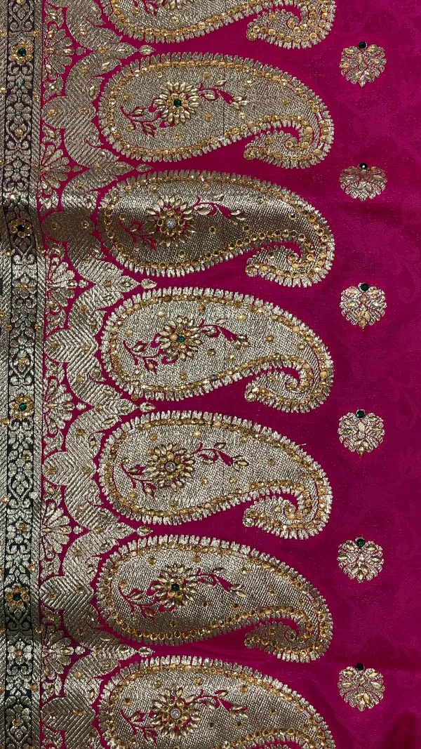Humairah_Presents_Pink_Stone_Work_Golden_Zari_Floral_Booti_with_Contrasr_Green_Paisely_Pallu_Zari_Border_and_Green_Blouse_Banarasi_Saree