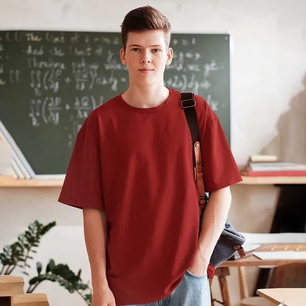 Maroon_Cotton_Blend_Solid_T-Shirt_For_Men