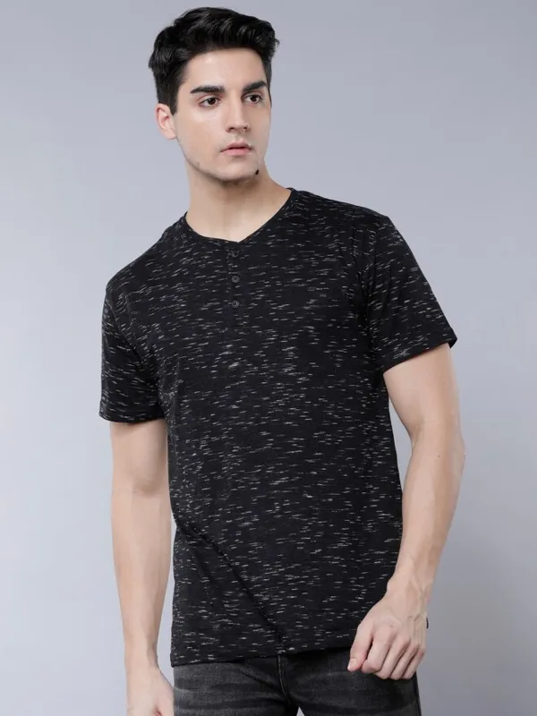 Black_Cotton_Blend_Solid_T-Shirt_For_Men
