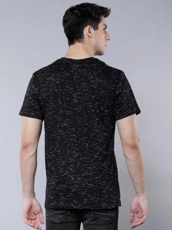 Black_Cotton_Blend_Solid_T-Shirt_For_Men