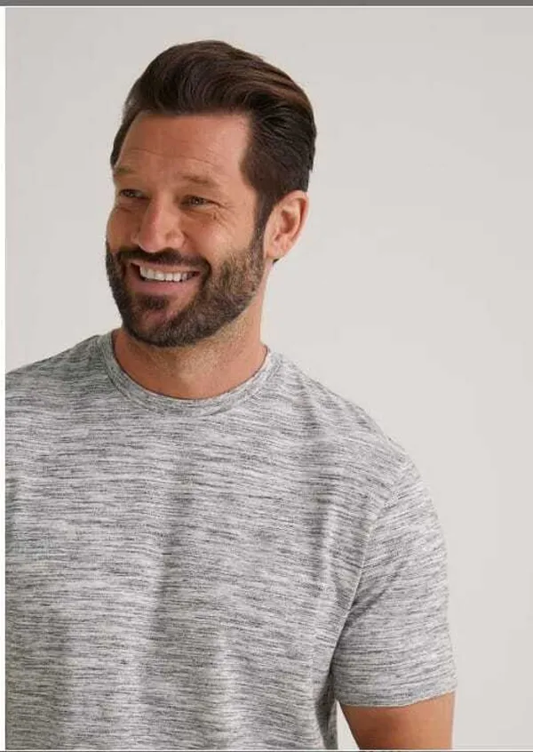 Grey_Cotton_Blend_Solid_T-Shirt_For_Men