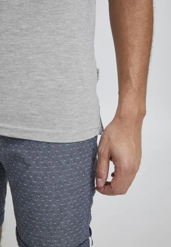Grey_Cotton_Blend_Solid_T-Shirt_For_Men