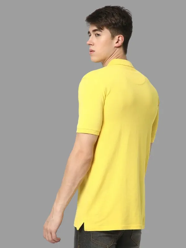 Yellow_Cotton_Blend_Solid_T-Shirt_For_Men