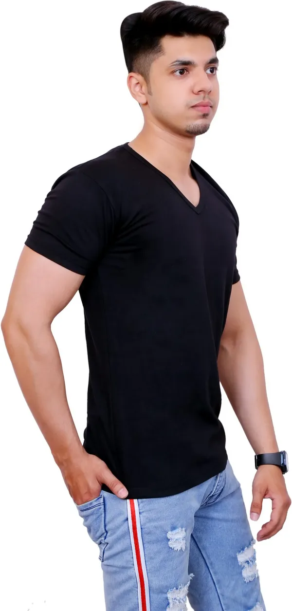 Black_Cotton_Blend_Solid_T-Shirt_For_Men