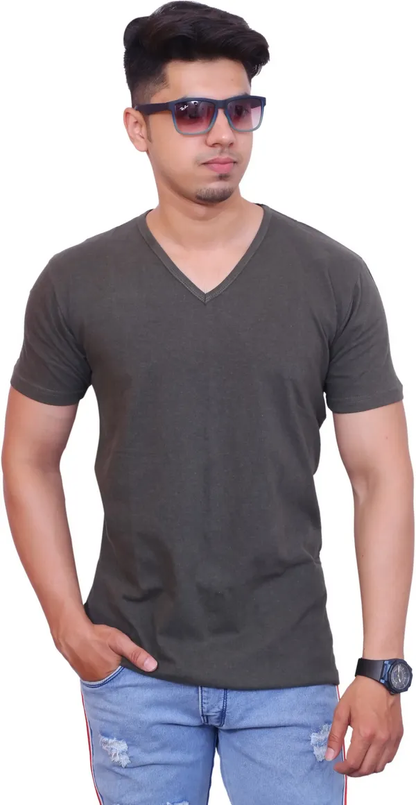 Green_Cotton_Blend_Solid_T-Shirt_For_Men