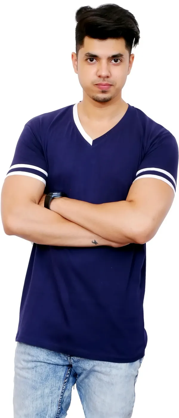 White_&_Blue_Cotton_Blend_Solid_T-Shirt_For_Men