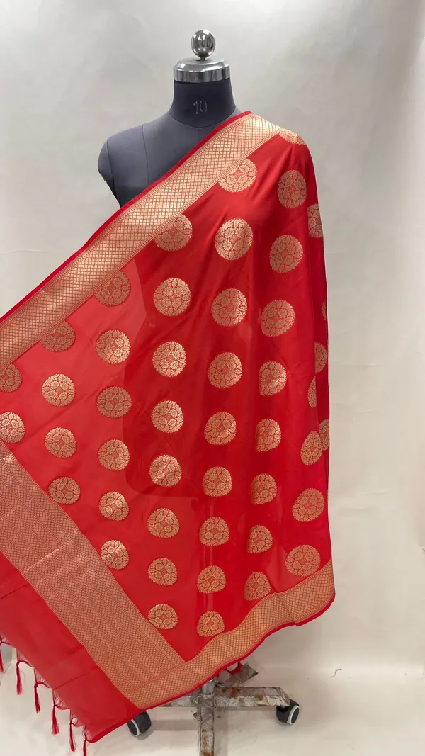 Humairah_Presents_Red_Semi_Katan_Silk_Floral_Zari_Spherical_Boota_With_Banarasi_Border_Banarasi_Dupatta