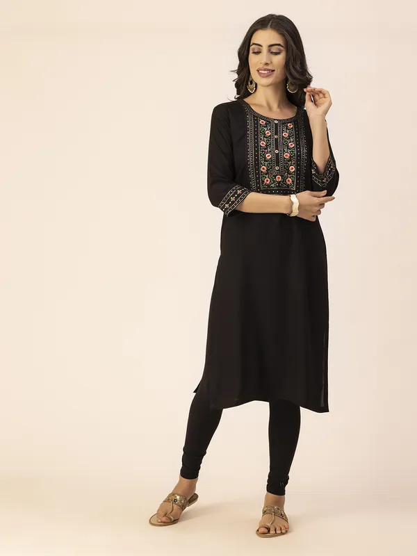 Black_Rayon_Women_Kurta,_Exquisite_Floral_Embroidery_Work