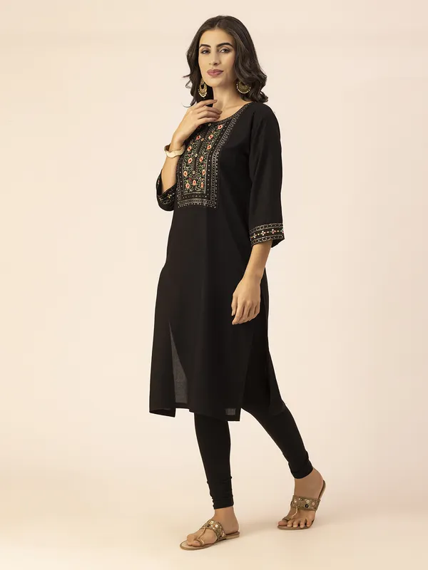 Black_Rayon_Women_Kurta,_Exquisite_Floral_Embroidery_Work