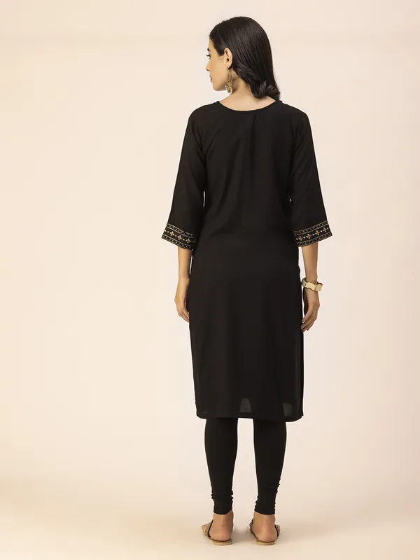 Black_Rayon_Women_Kurta,_Exquisite_Floral_Embroidery_Work