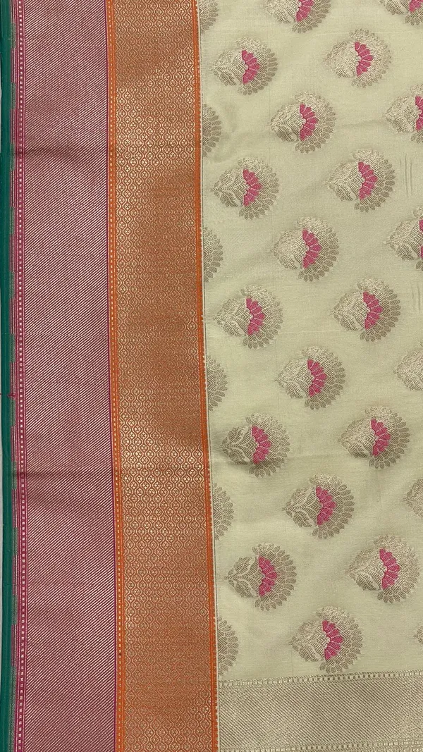 Humairah_Presents_Off-white_Katan_Silk_Floral_Zari_Minakari_Booti_with_Banarasi_2D_Zari_Border_and_Floral_Pallu_with_Off-white_Blouse