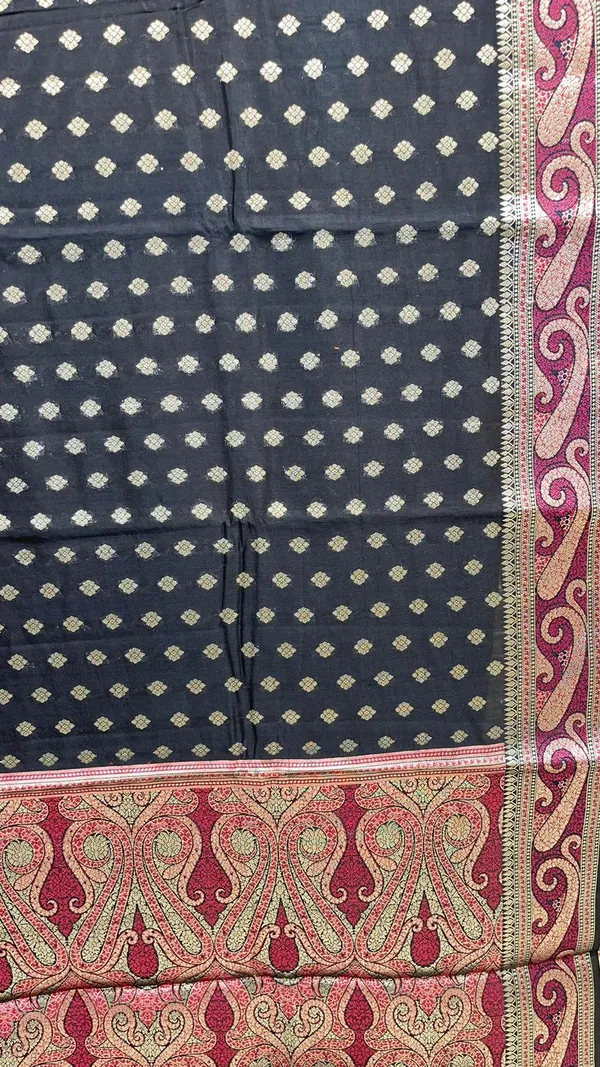 Humairah_Pure_Handwoven_Black_Chiniya_Silk_Gold_Zari_Booti_Paisley_Mina_Anchal_with_Paisley_Mina_Zari_Border_Banarasi_Saree_with_Black_Blouse_piece