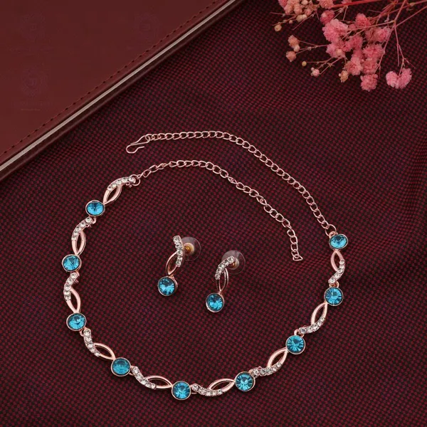 https://d1311wbk6unapo.cloudfront.net/NushopCatalogue/tr:f-webp,w-600,fo-auto/Frozensea_rosegold_plated_necklace_KU46L90TCM_2023-04-19_1.jpg__Vamayukt