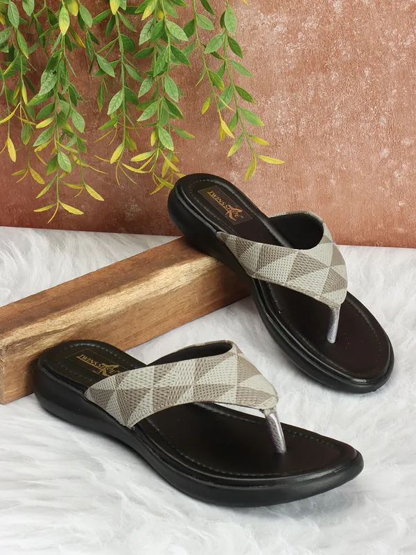 Casual_Slip_On_Flat_Slippers_(Grey)