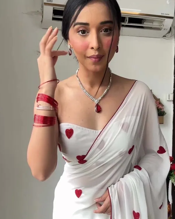 White_Color_1-Minute_Ready_To_Wear_Georgette_Saree_With_Thread_Gamthi_Work