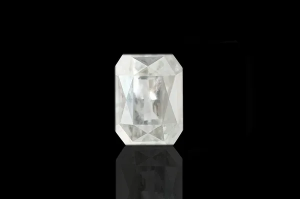 7.25_Ratti_White_Sapphire_Pukhraj_Loose_Gemstone
