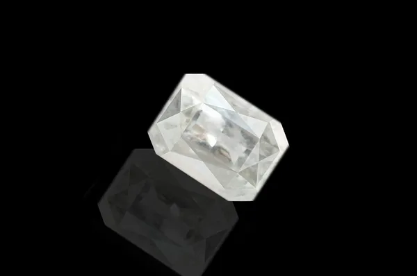 7.25_Ratti_White_Sapphire_Pukhraj_Loose_Gemstone