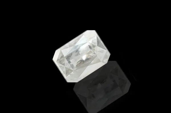 7.25_Ratti_White_Sapphire_Pukhraj_Loose_Gemstone
