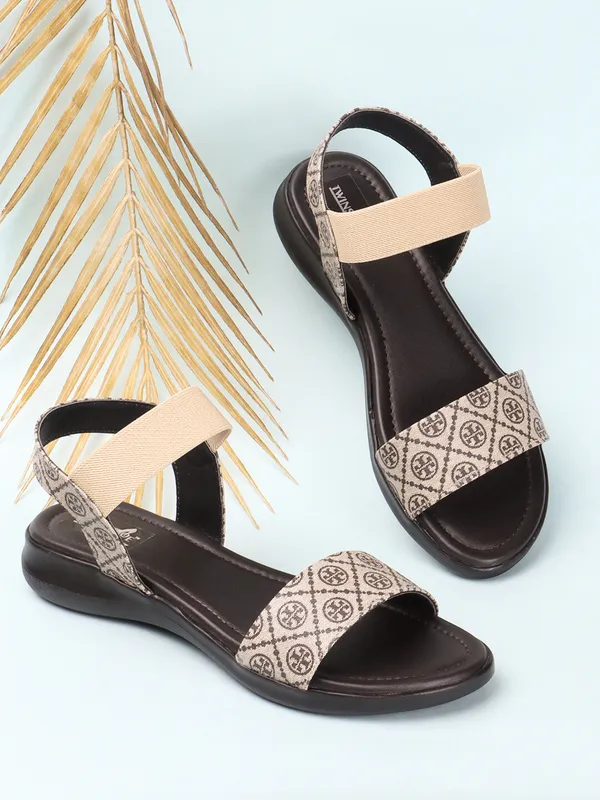 Casual_Slip_On_Flat_Slippers_(Cream)