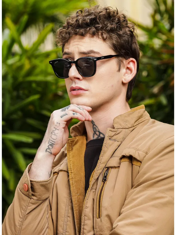 UV_Protected_Black_Wayfarer_Sunglasses_For_Men_&_Women