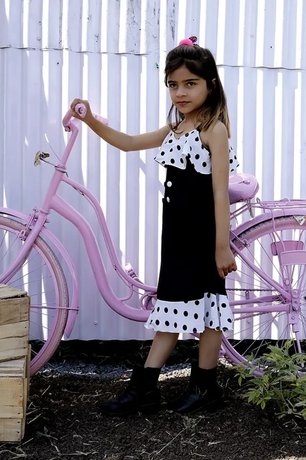 White_And_Black_Sweetheart_Neck__Sleeveless_Crepe_Kids_Dress