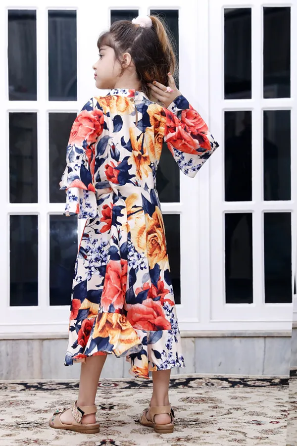 Multicolor_Keyhole_Neck_Flared_Sleeve_Crepe_Blend_Kids_Dress