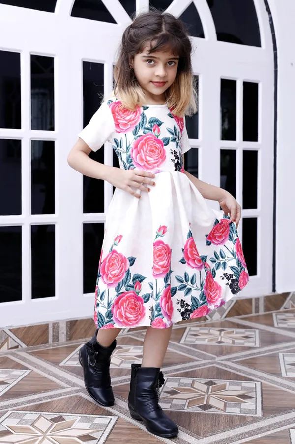 Pink_Round_neck__Short_Sleeve_Crepe_Blend_Kids_Dress