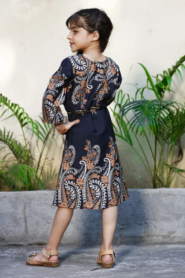 Black_Round_neck__Long_Sleeve_Crepe_Blend_Kids_Dress