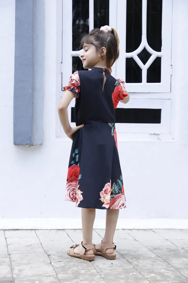 Black__Keyhole_Neck__Puff_Sleeve__Crepe_Blend_Kids_Dress