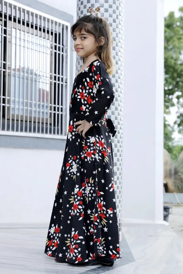 Black_Round_neck__Long_Sleeve_Crepe_Dress