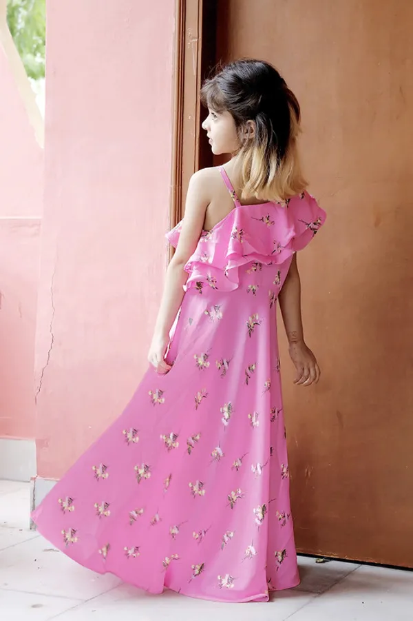 Pink_Round_neck__Sleeveless_Crepe_Dress